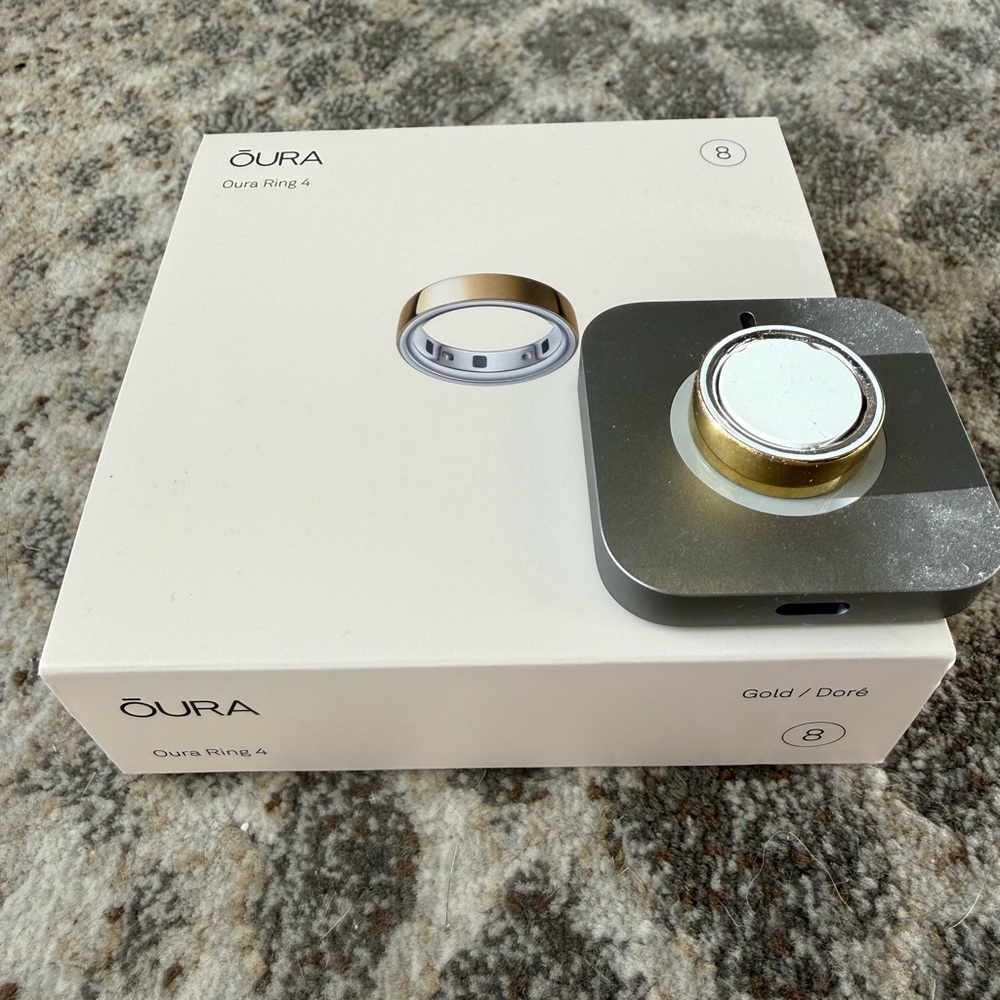 Oura Ring 4 - Elegant Gold